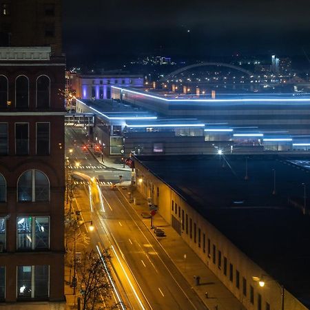 Ferienwohnung King Bed W/ Panoramic Views Of Dt! Rochester Exterior foto
