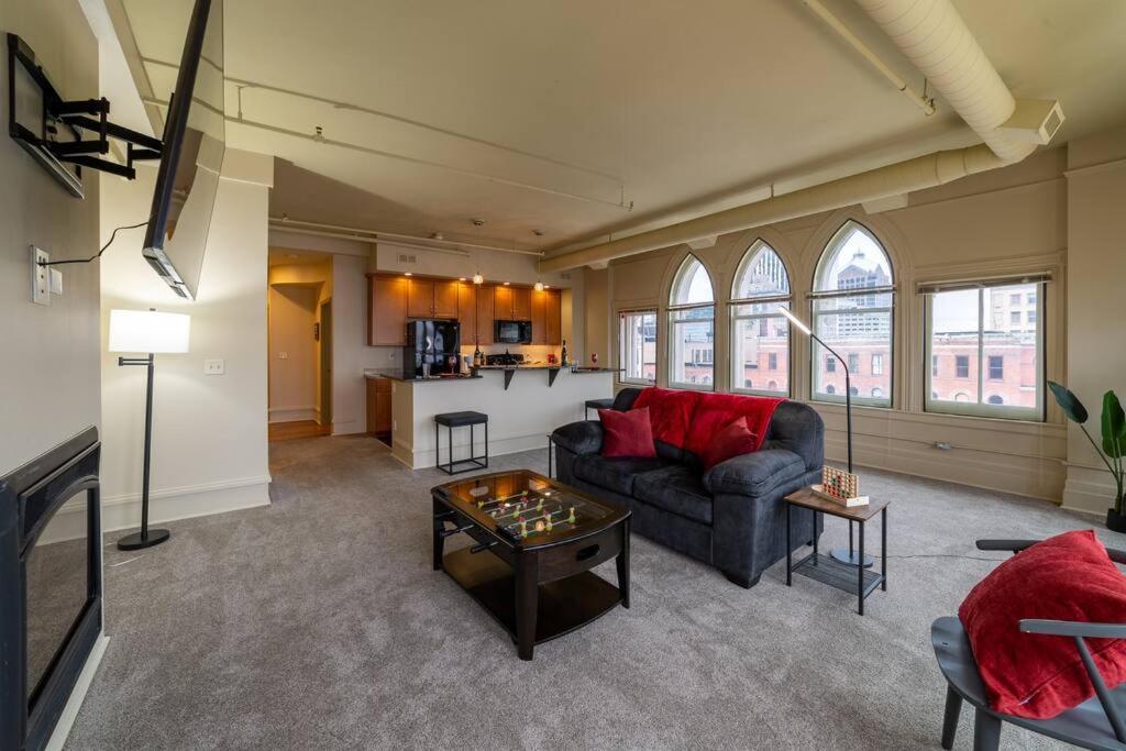 Ferienwohnung King Bed W/ Panoramic Views Of Dt! Rochester Exterior foto