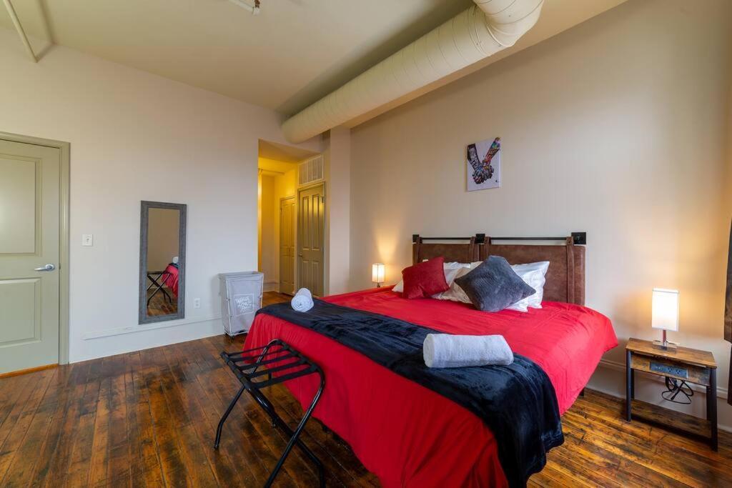 Ferienwohnung King Bed W/ Panoramic Views Of Dt! Rochester Exterior foto